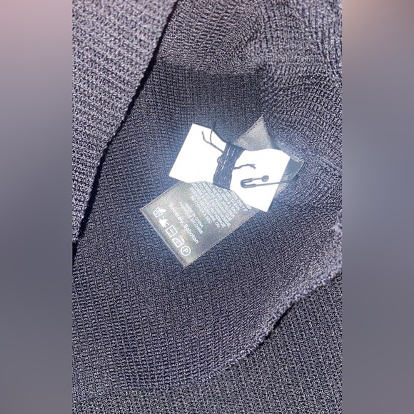 NO OFFERS PLEASE ❤️ Brand New ARITZIA Babaton Skirt Set - Picture 8 of 11